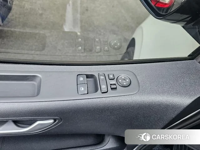 Hyundai Staria 2025 Белый из Кореи, фото 4