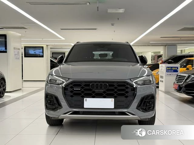 Audi Q5L 2023 Темно-серый из Китая, фото 4