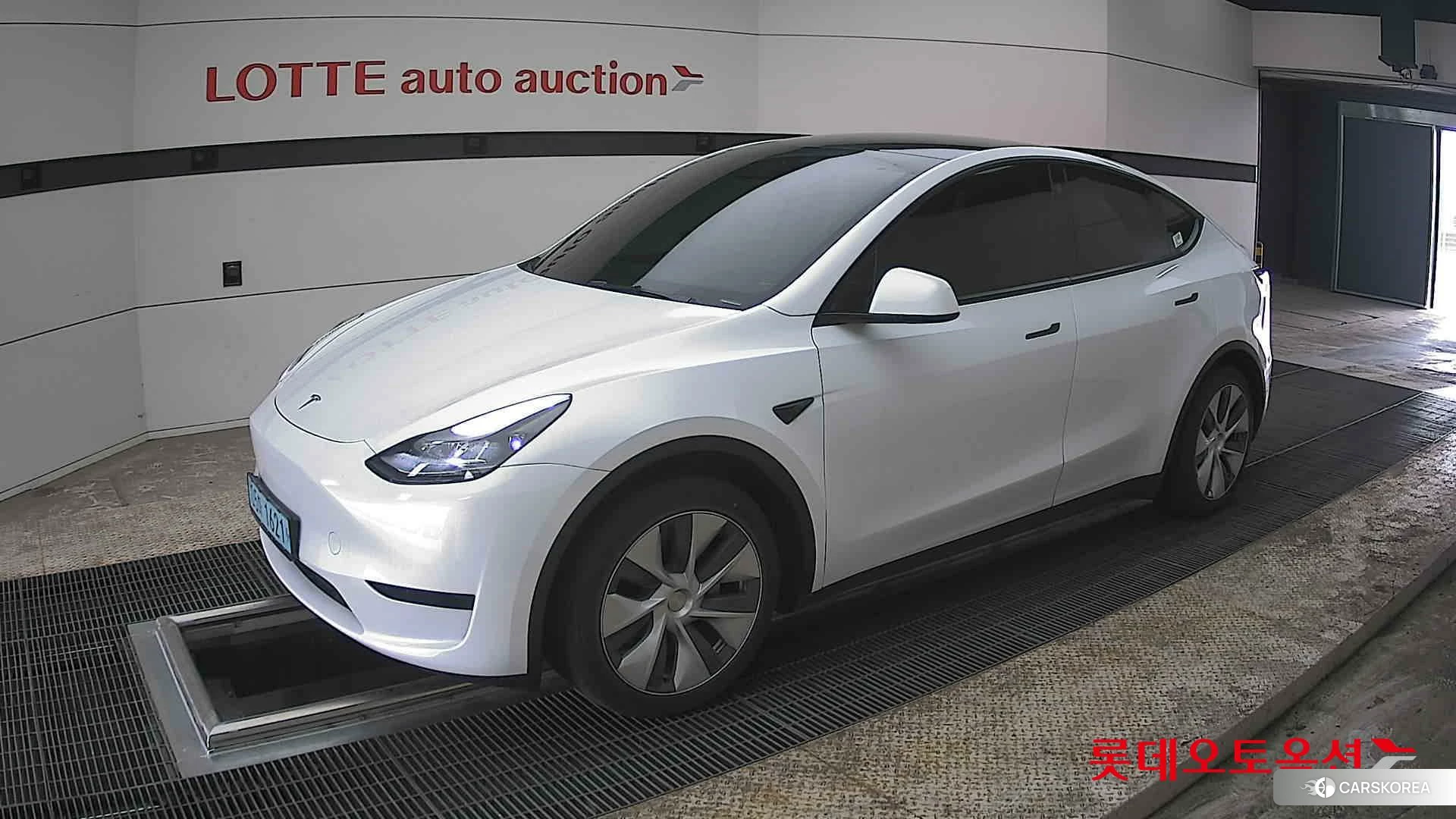 Tesla Model Y RWD 2024 Pearl White Multi-coat из Кореи, фото 4