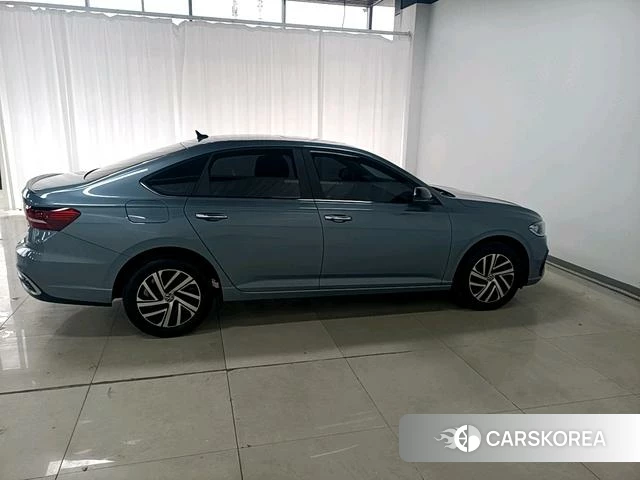 Volkswagen Lavida 2023 Синий из Китая, фото 4