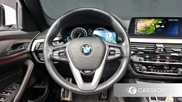 BMW 5 Series (G30) 2018 Белый из Кореи, фото 4