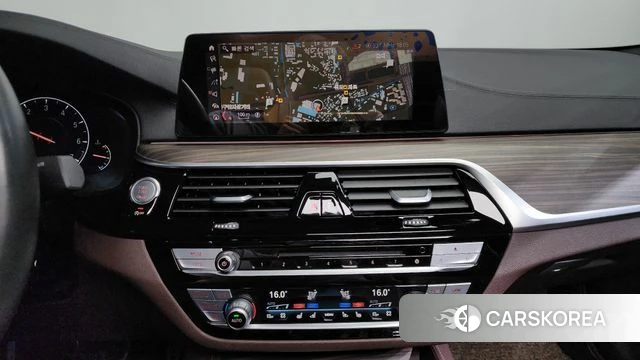 BMW 5 Series (G30) 2019 Белый из Кореи, фото 4