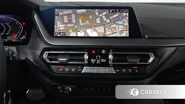 BMW 1 Series (F40) 2024 Черный из Кореи, фото 4