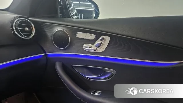 Mercedes-Benz E-Class W213 2022 Синий из Кореи, фото 4