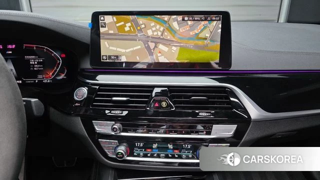BMW 5 Series (G30) 2022 Черный из Кореи, фото 4