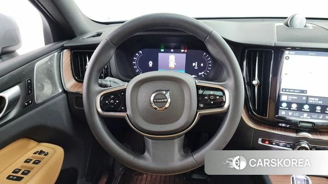 Volvo XC60 second Generation 2023 Серебристо-серый из Кореи, фото 4