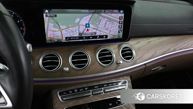 Mercedes-Benz E-Class W213 2023 Белый из Кореи, фото 4