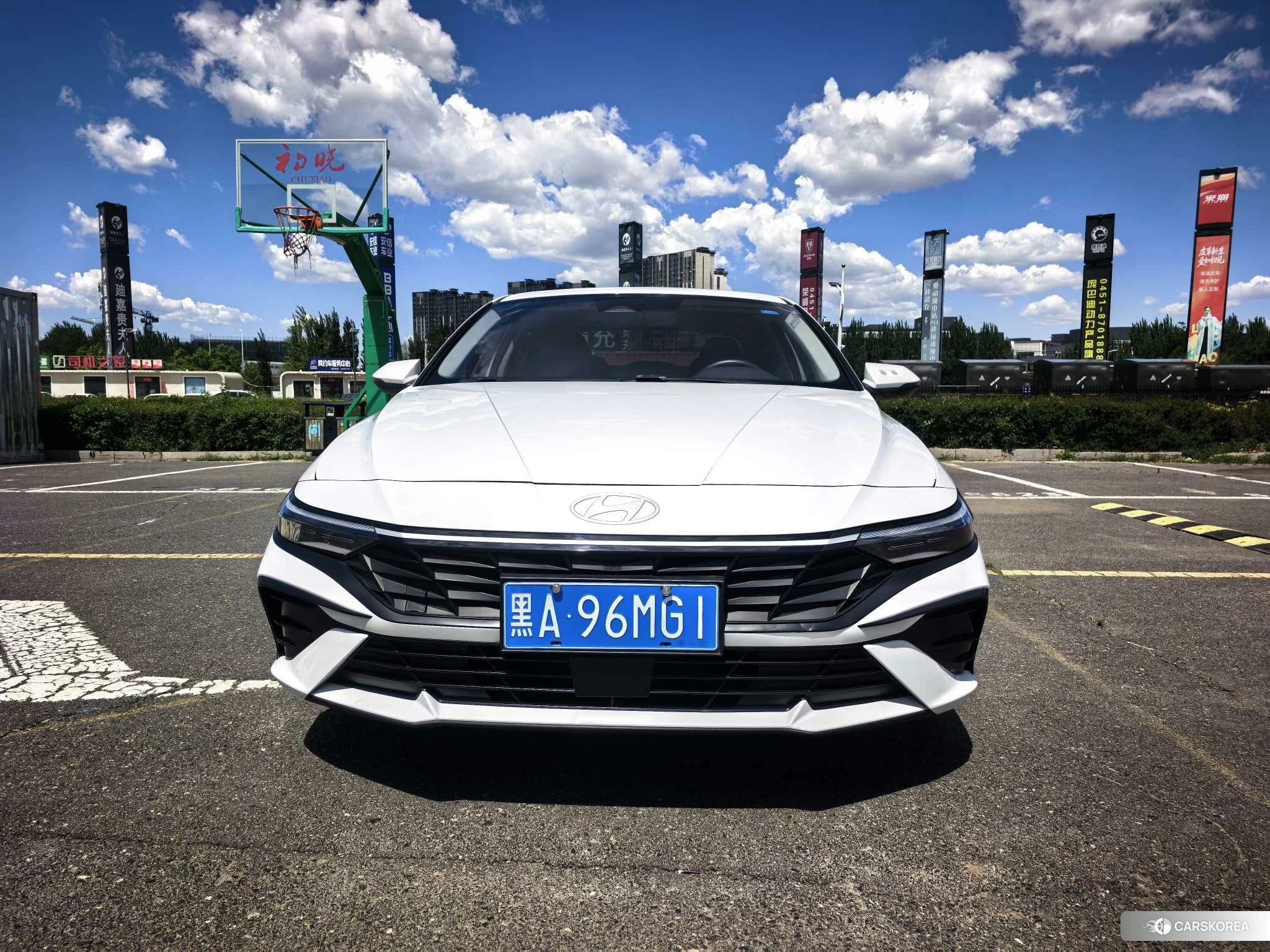 Hyundai Elantra 2023 Белый из Китая, фото 4