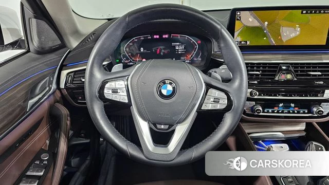 BMW 5 Series (G30) 2022 Белый из Кореи, фото 4