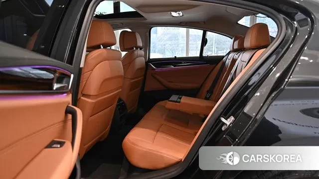 BMW 5 Series (G30) 2023 Черный из Кореи, фото 4