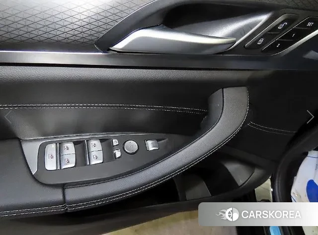 BMW X4 (G02) 2024 Черный из Кореи, фото 4