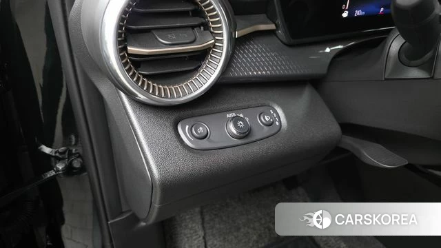 Chevrolet (GM Daewoo) Trax Crossover 2023 Черный из Кореи, фото 4