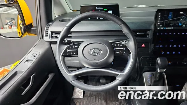 Hyundai Staria 2023 Желтый из Кореи, фото 4