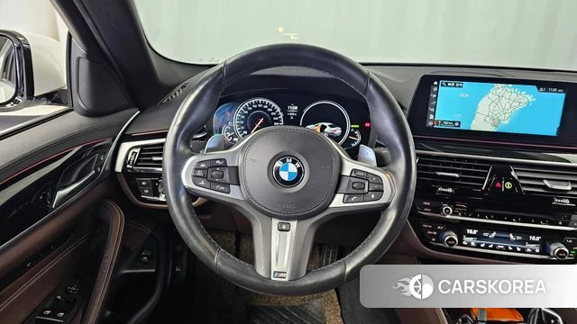BMW 5 Series (G30) 2018 Белый из Кореи, фото 4