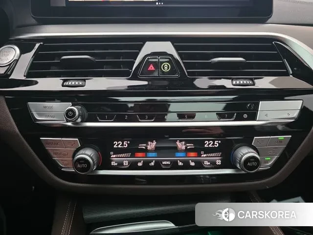 BMW 6 Series GT (G32) 2023 Черный из Кореи, фото 4