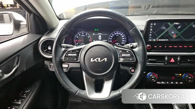 Kia The New K3 2nd generation 2021 Белый из Кореи, фото 4