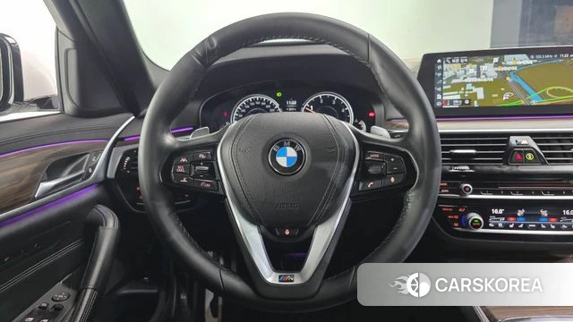 BMW 5 Series (G30) 2018 Белый из Кореи, фото 4