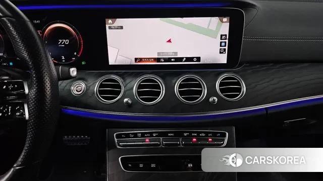 Mercedes-Benz E-Class W213 2021 Белый из Кореи, фото 4