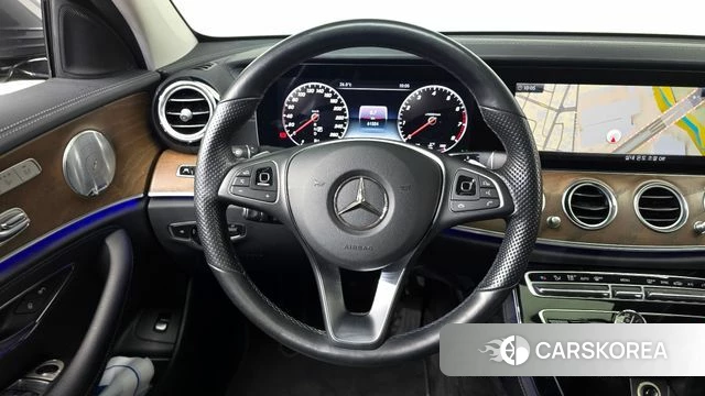 Mercedes-Benz E-Class W213 2018 Серебристо-серый из Кореи, фото 4