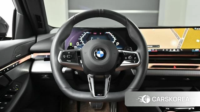 BMW 5 Series (G60) 2023 Серый из Кореи, фото 4