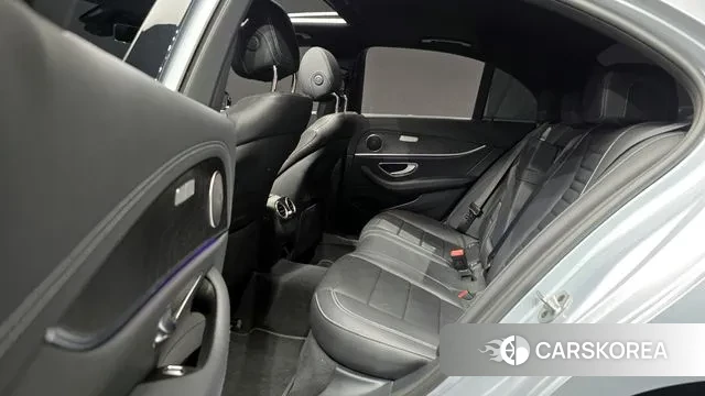 Mercedes-Benz E-Class W213 2022 Серебристо-серый из Кореи, фото 4