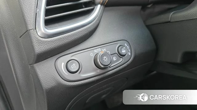Chevrolet (GM Daewoo) The New Trax 2021 Белый из Кореи, фото 4