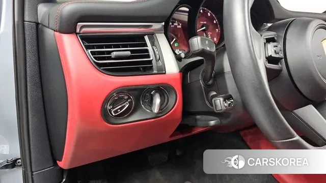 Porsche Macan 2023 Серебряный из Кореи, фото 4