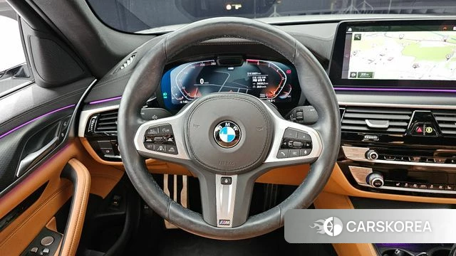 BMW 5 Series (G30) 2022 Белый из Кореи, фото 4