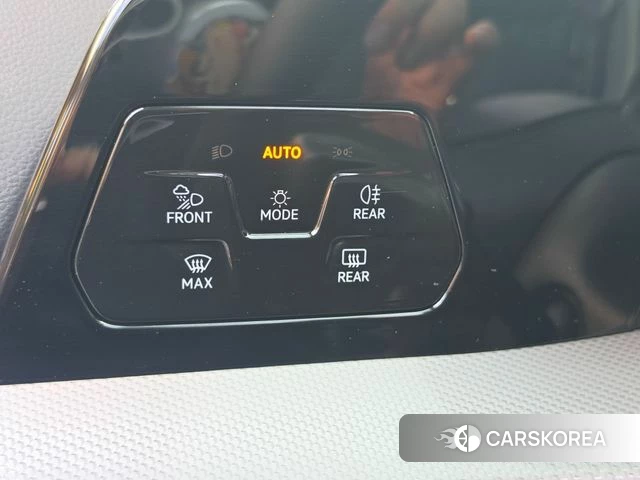 Volkswagen Golf 8th Generation 2026 Серебристо-серый из Кореи, фото 4