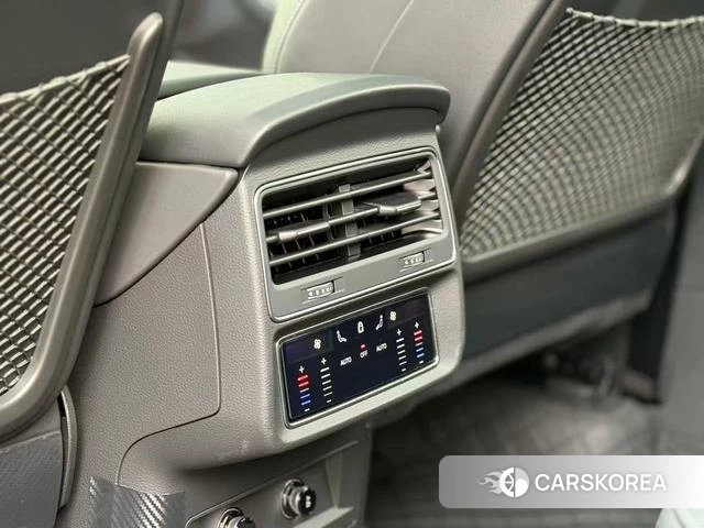 Audi SQ7 2025 Черный из Китая, фото 4