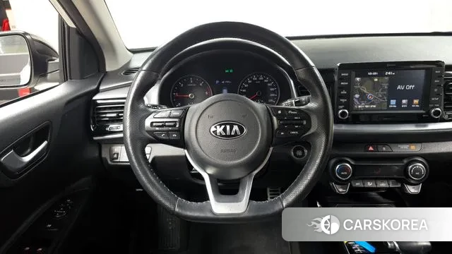 Kia Stonic 2018 Белый из Кореи, фото 4