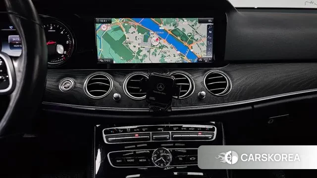 Mercedes-Benz E-Class W213 2019 Белый из Кореи, фото 4