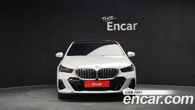 BMW 5 Series (G60) id 2539085 из Кореи 4