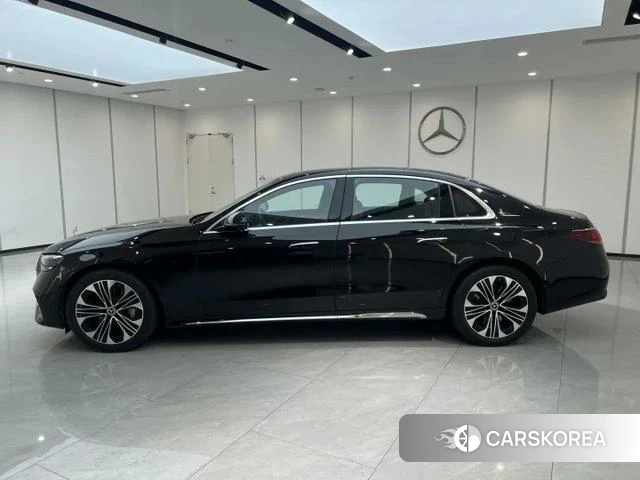 Mercedes-Benz E-class PHEV 2024 Черный из Китая, фото 4