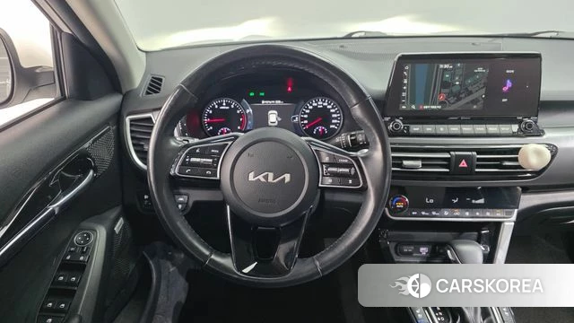 Kia Seltos 2022 Белый из Кореи, фото 4