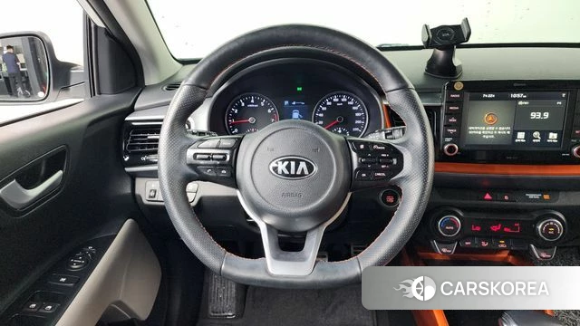 Kia Stonic 2018 Белый из Кореи, фото 4