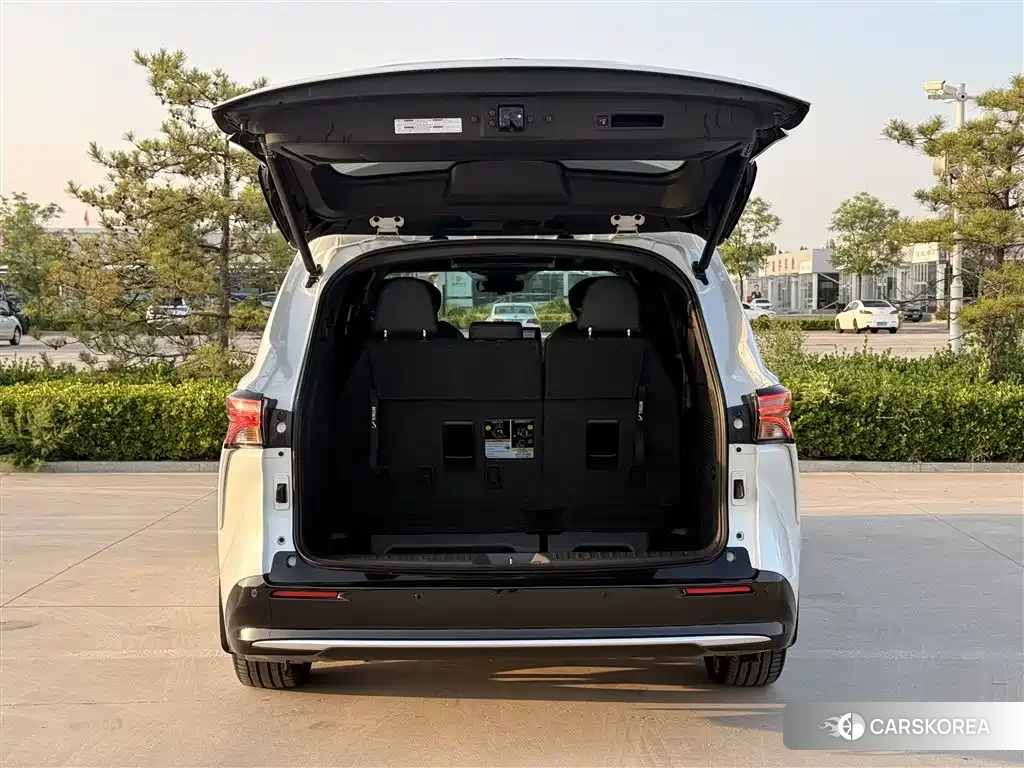 Toyota Sienna 2023 Белый из Китая, фото 4