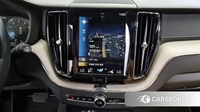 Volvo XC60 second Generation 2020 Серебряный из Кореи, фото 4