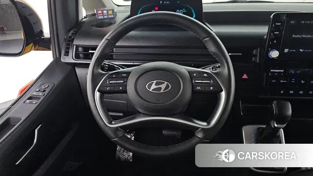 Hyundai Staria 2024 Желтый из Кореи, фото 4