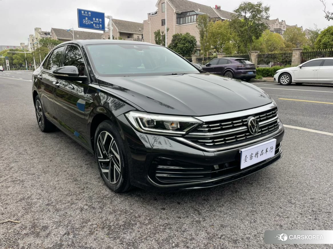Volkswagen Sagitar 2024 Темно-серый из Китая, фото 4