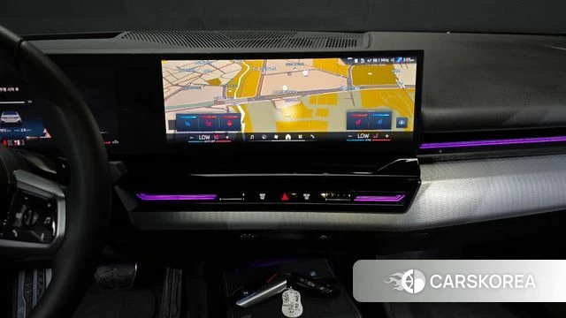 BMW 5 Series (G60) 2024 Белый из Кореи, фото 4