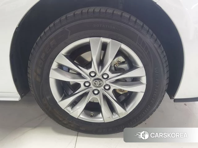 Toyota Saina 2023 Белый из Китая, фото 4