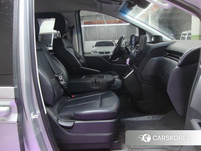 Hyundai Staria 2021 Серый из Кореи, фото 4