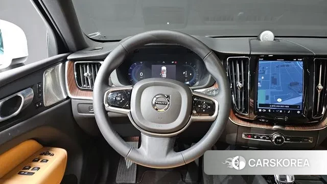 Volvo XC60 second Generation 2023 Белый из Кореи, фото 4