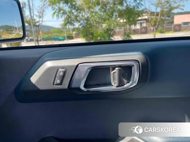 Ford Bronco 6th Generation 2024 Светло-серебряный цвет из Кореи, фото 4