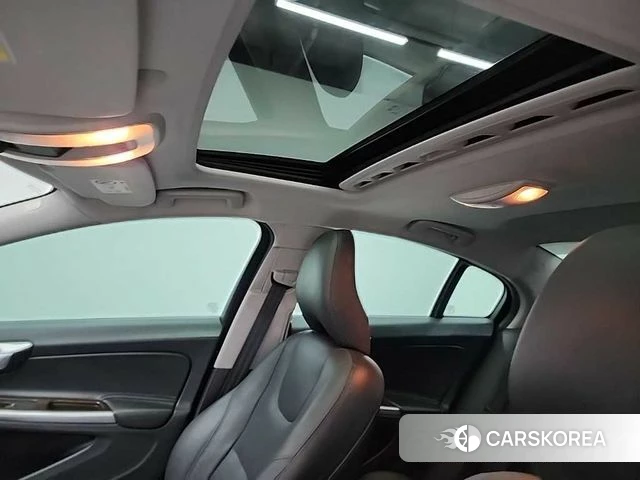 Volvo S60 2018 Цвет галактики из Кореи, фото 4