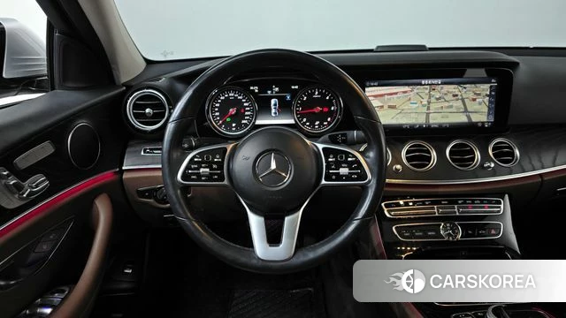 Mercedes-Benz E-Class W213 2018 Серебряный из Кореи, фото 4