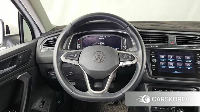 Volkswagen Tiguan second Generation 2022 Белый из Кореи, фото 4