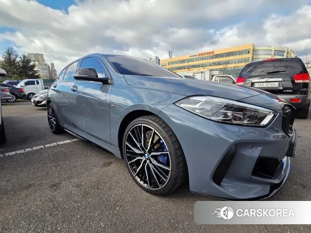 BMW 1 Series (F40) 2021 Серебристо-серый из Кореи, фото 4