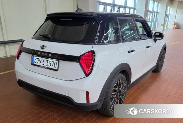 Mini Cooper S 4th Generation 2025 Белый из Кореи, фото 4